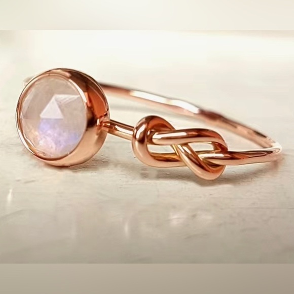 Women's Round Pink Rose Gold Zircon Ring Jewelry - Picture 1 of 4